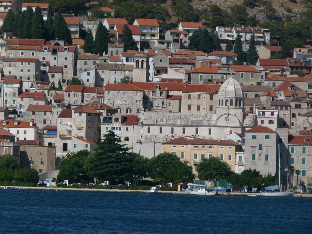 Apartment Bila Sibenik Exterior photo